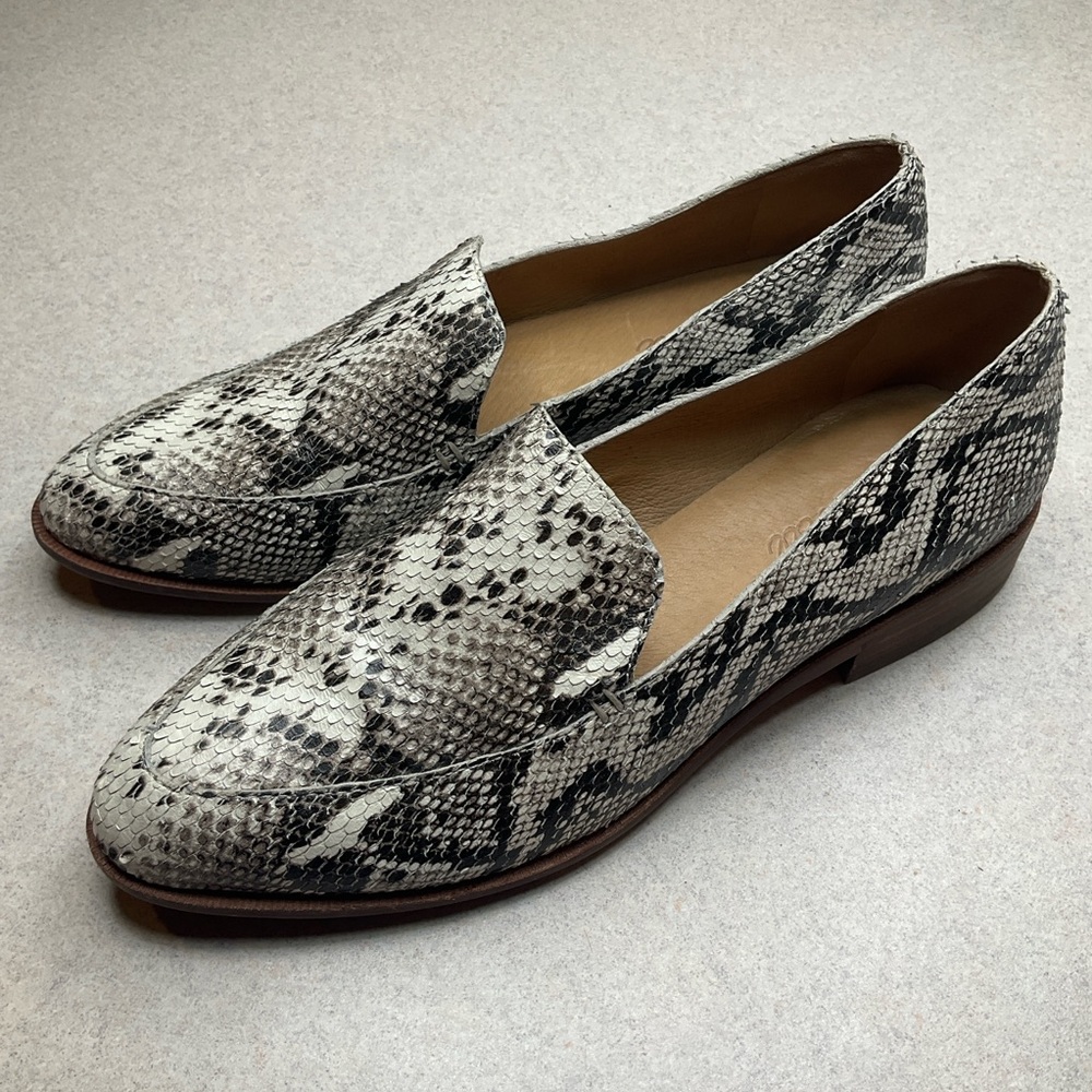 Madewell The‎ Frances Loafer 7 Stamped Snake Gray & White